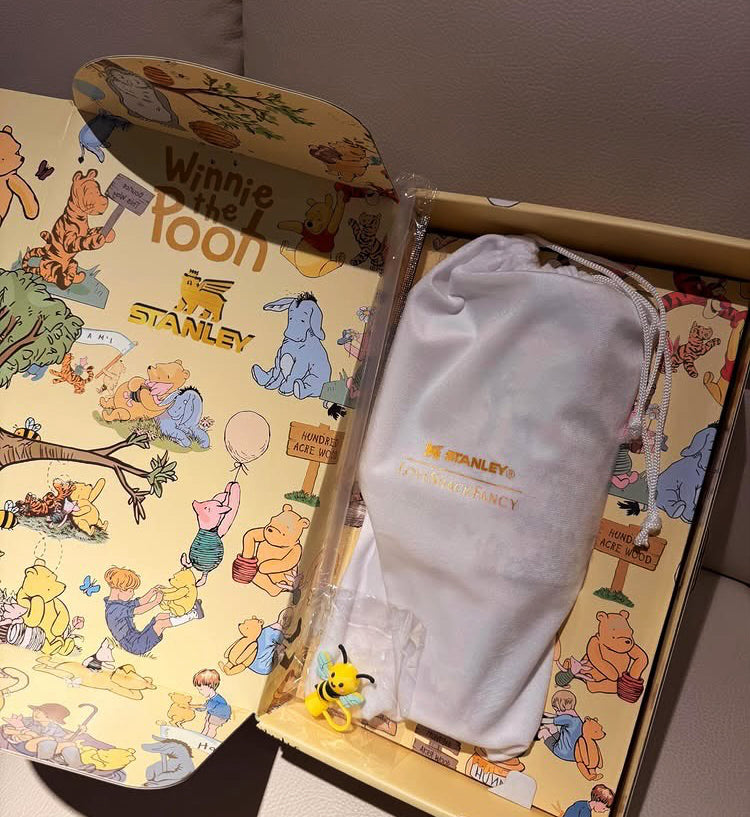 🎁Winnie The Pooh Insulated Cup Gift Box 40 oz Include Straw and Topper
